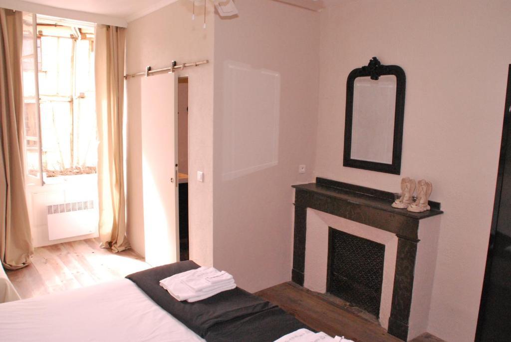 La Maison Au Puits Cordes-sur-Ciel Room photo